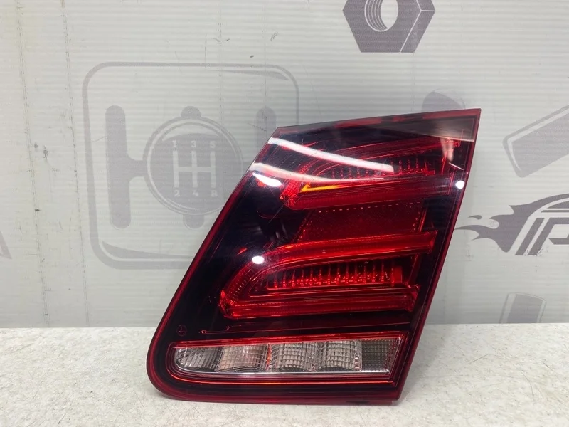 Фонарь задний правый крышку багажника Mercedes-benz 2013 W212