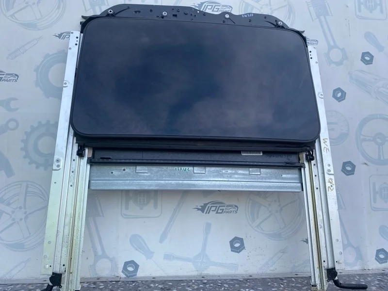 Люк Mercedes-benz CLS 2011 C218