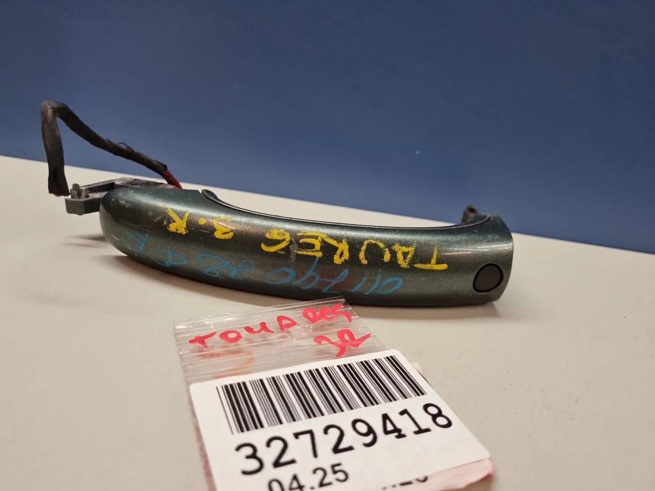 Ручка двери нaружная задняя левая для Volkswagen Touareg 2002-2010