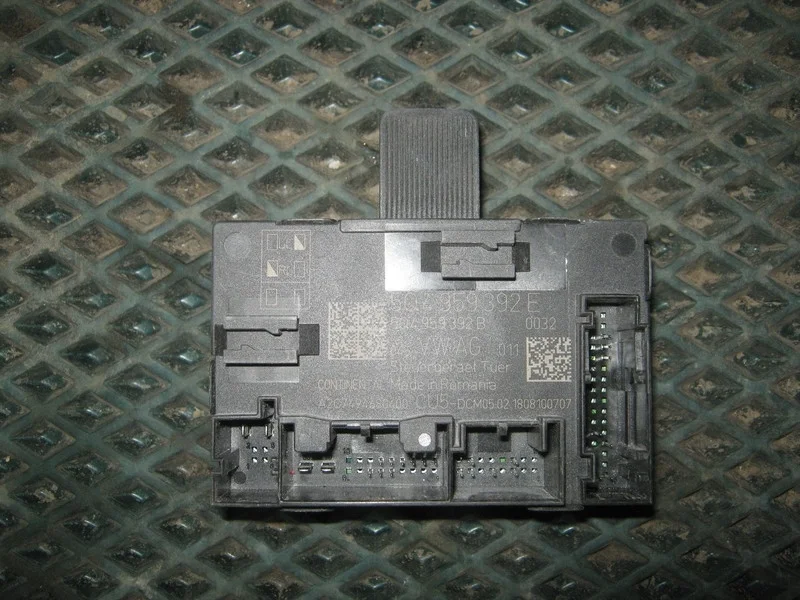 Блок управления двери Skoda Octavia A7