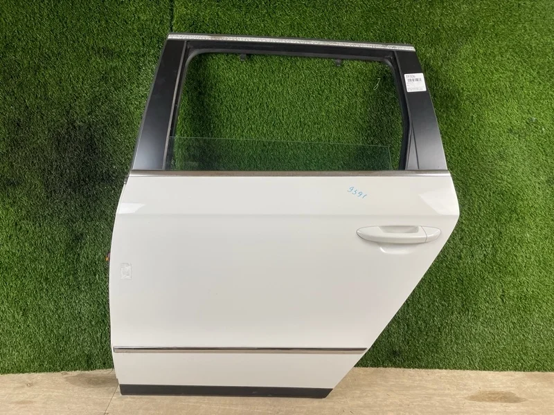 Дверь Volkswagen Passat 2008 3C9833055D B6 VARIANT BZB 1.8T, задняя левая