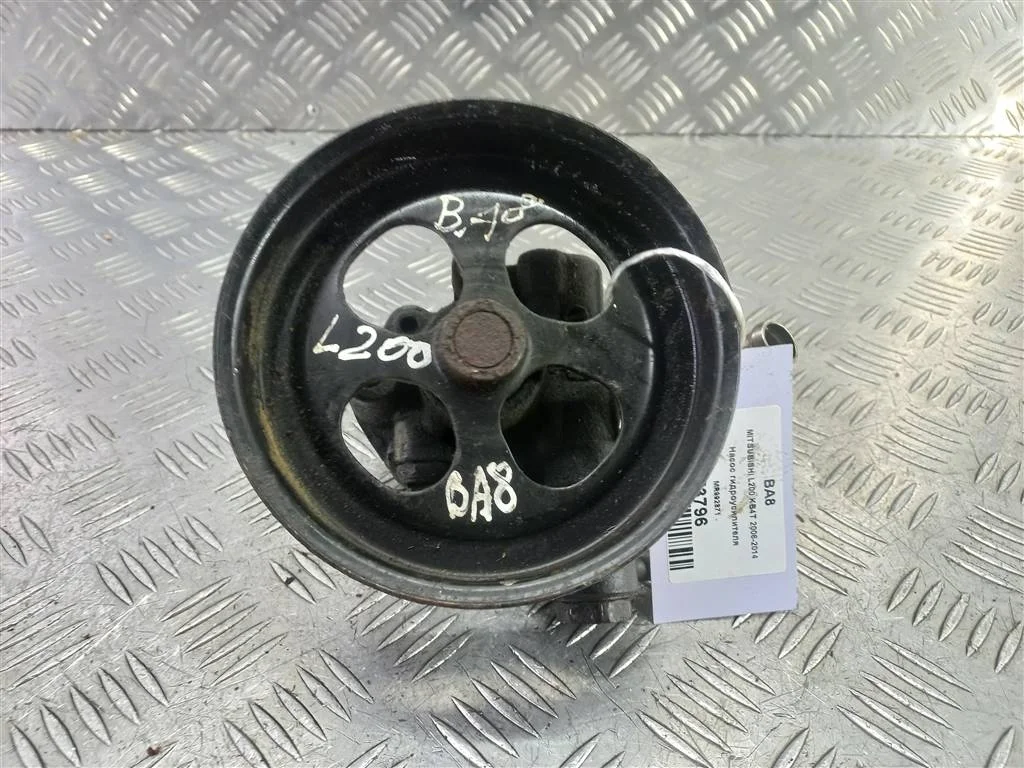 Насос гидроусилителя MITSUBISHI L200 IV (2006—201