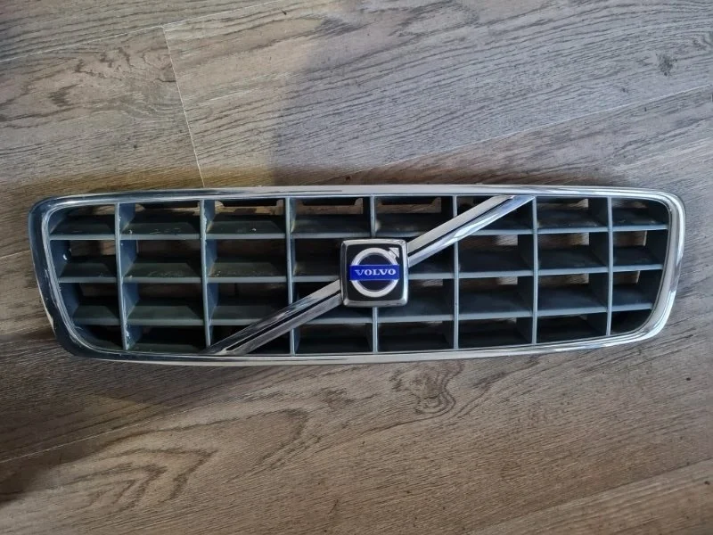 Решетка радиатора Volvo XC70 2001 универсал