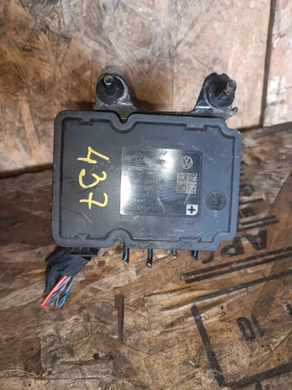 Блок abs Volkswagen Golf 2013 5K1
