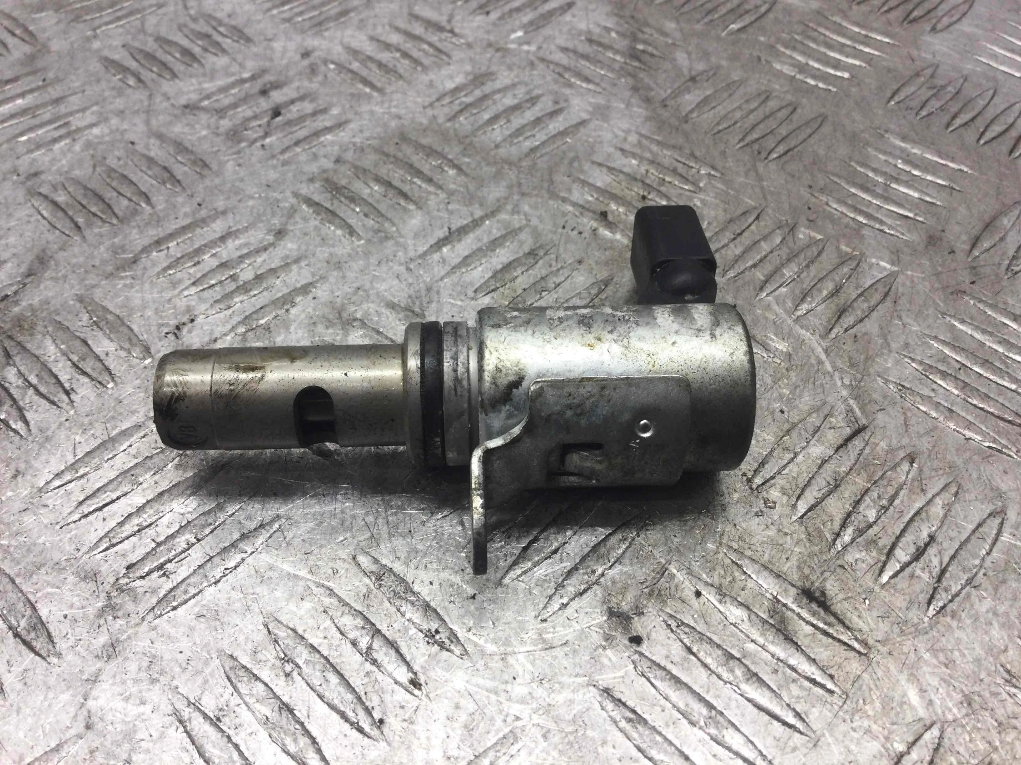 Клапан электромагнитный Volkswagen Golf 6 поколение (2008-2015) бензин 1.4 TSI Механика Х/б