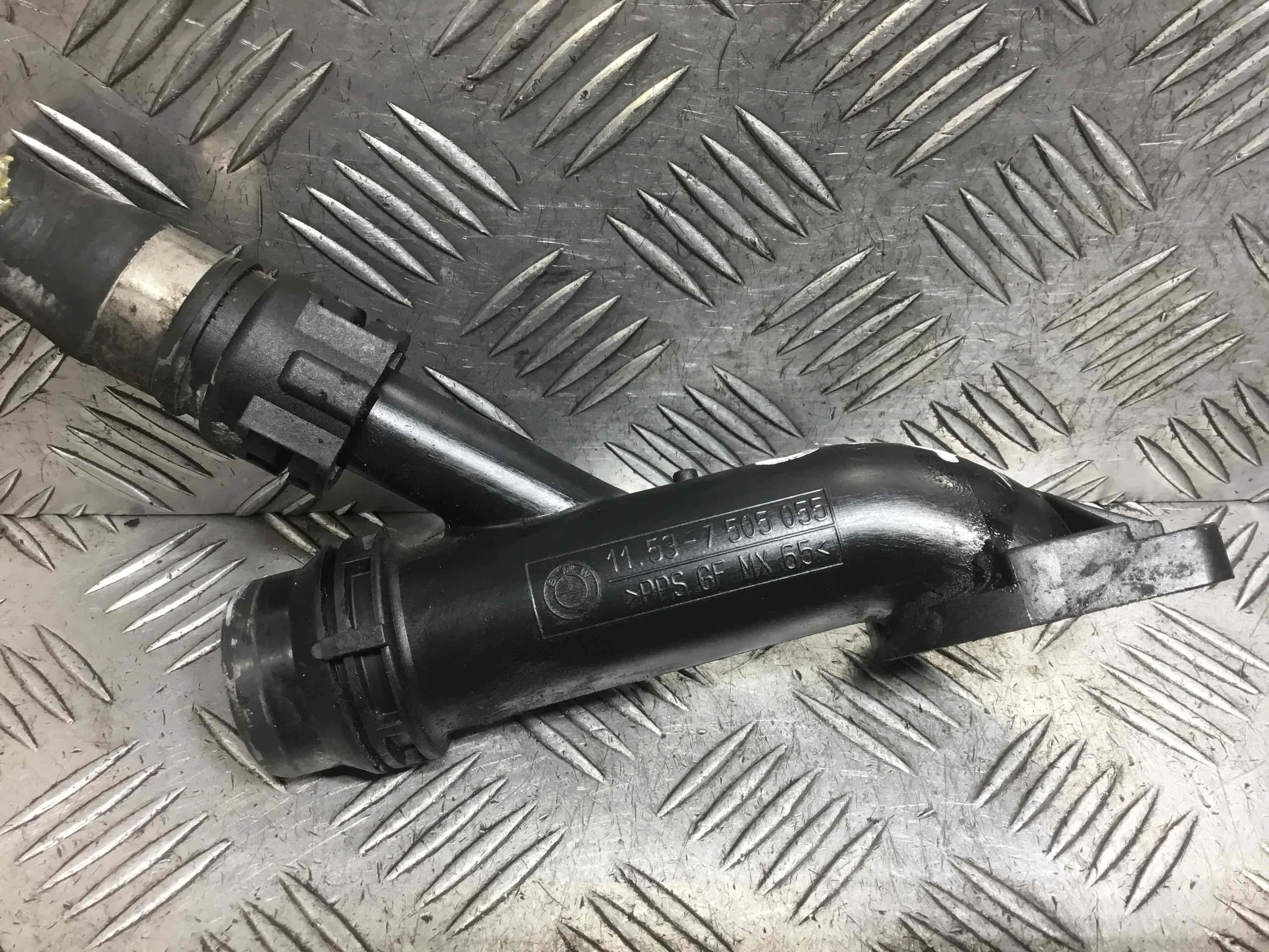 Фланец (тройник) системы охлаждения BMW 3-Series 3-Series E46 1998 - 2006 бензин 1.8 i Механика Универсал