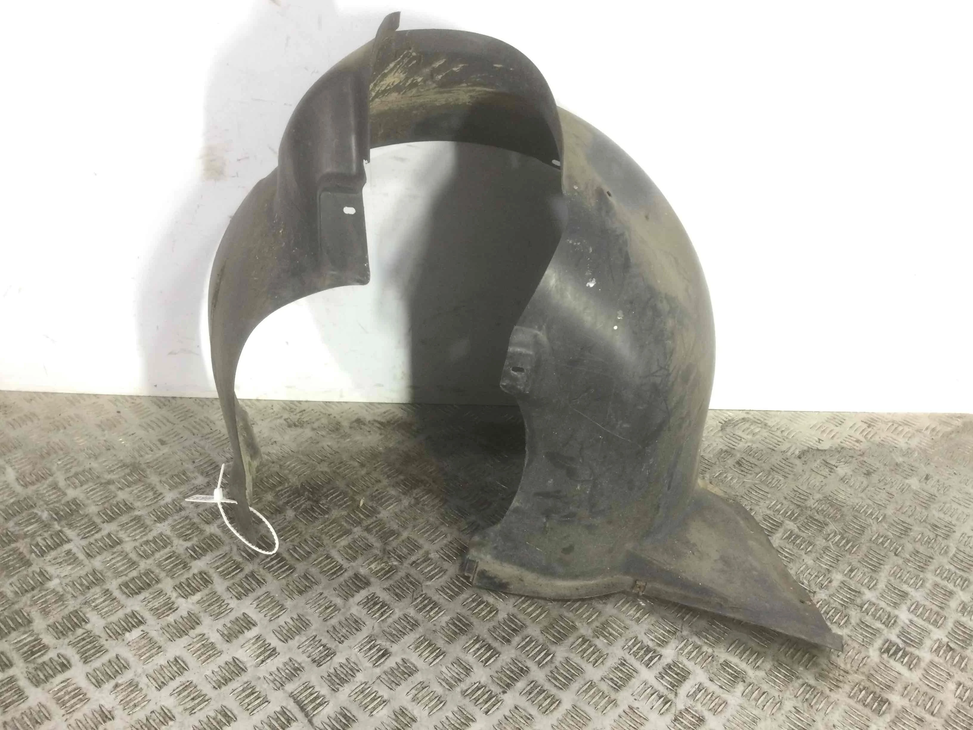 Защита арок передняя левая (подкрылок) Volkswagen Polo 4 поколение (2001-2005) дизель 1.4 TDI Механика Х/б