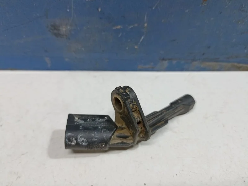 Датчик ABS Volkswagen Golf 6 2009-2013 1K0927808, задний