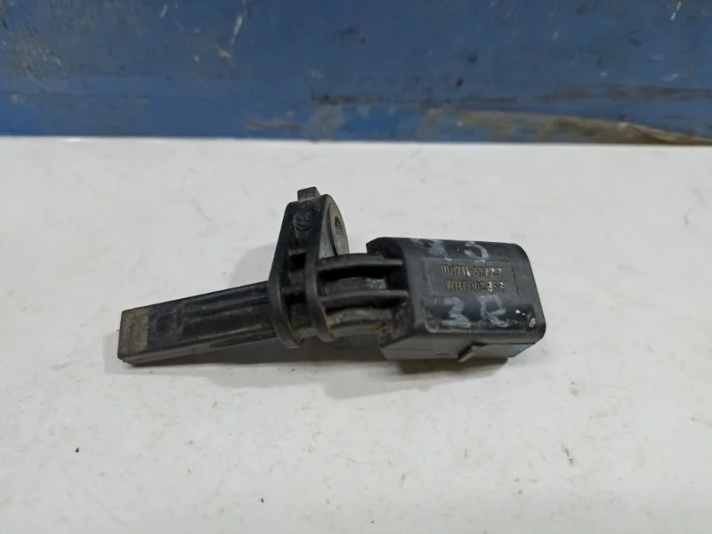 Датчик ABS Audi Q3 WHT003856 8UB, передний правый