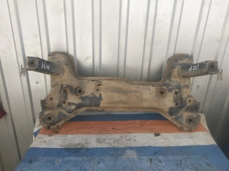 Подрамник Chery M11 M112810010, передний