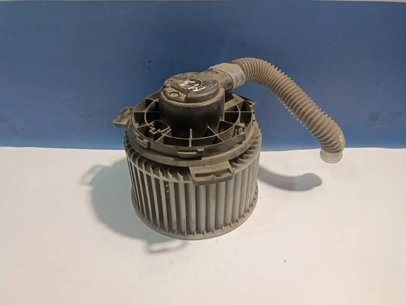 Моторчик печки Mazda Mazda 3 2009-2013 BBP261B10 BL