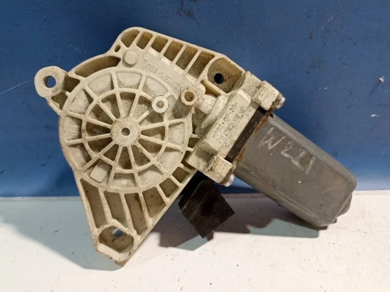 Моторчик стеклоподъемника Mercedes-Benz S-class W221 A2218202742, передний левый