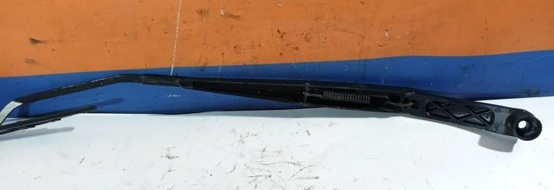 Поводок дворника Hyundai Solaris 1 983201R000 RB, правый