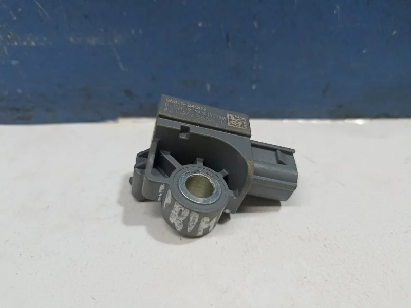 Датчик Airbag Kia Sorento Prime 2014-2020 95920B4000 UM 2.4 G4KJ, задний левый