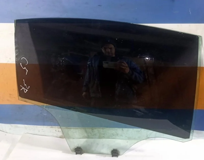 Стекло Citroen C5 2 9204P9, заднее правое