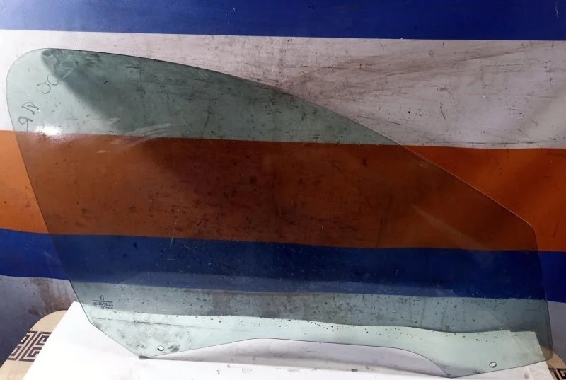 Стекло Peugeot 206 1998-2012 9202F4, переднее правое