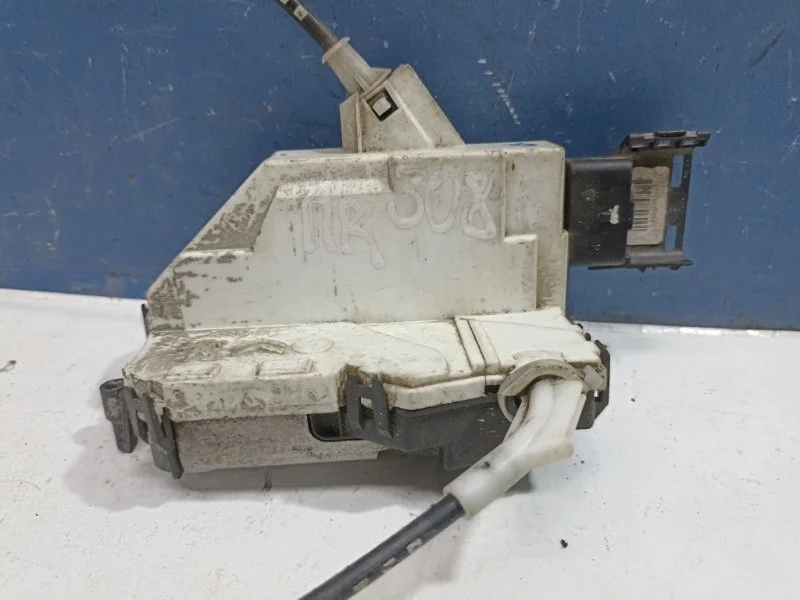 Замок двери Peugeot 308 2010 9136CR, передний правый