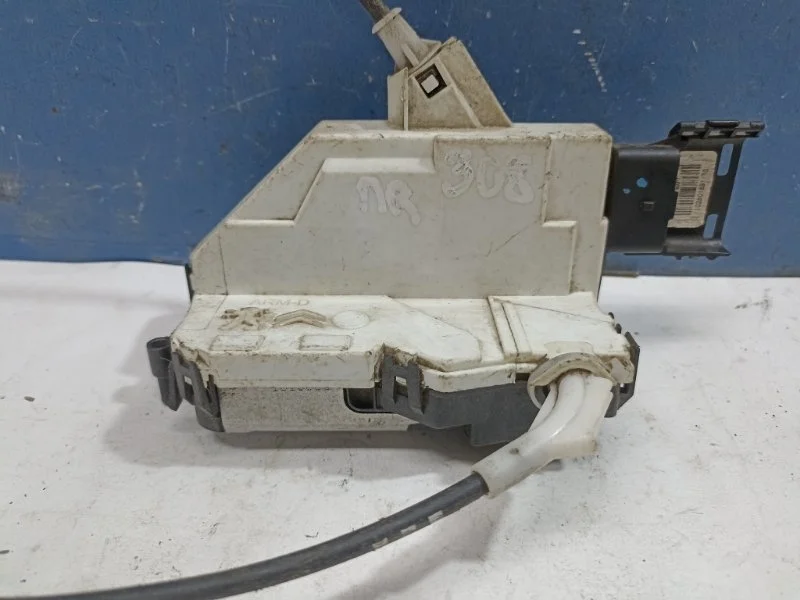 Замок двери Peugeot 308 2010 9136CR, передний правый