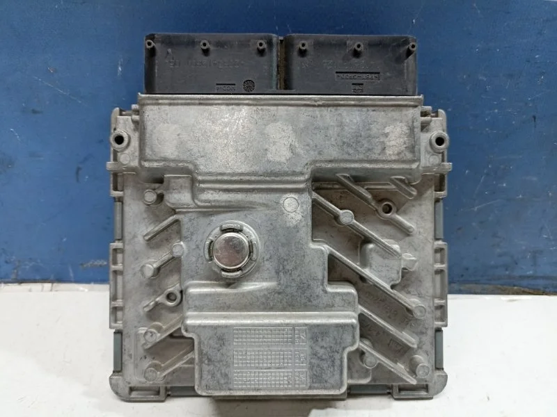 Блок управления двигателем Audi Q3 8U0906259 8UB 2.0 TFSI CULB