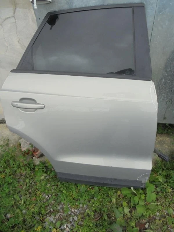 Ручка наружная Audi Q3 8T0837205AGRU 8UB, задняя правая