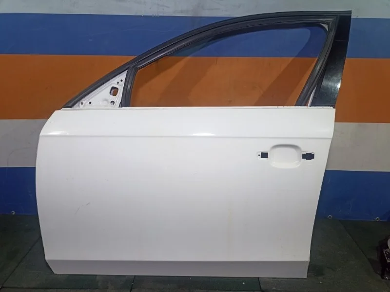 Дверь Audi A4 2007-2015 8K0831051J B8, передняя левая