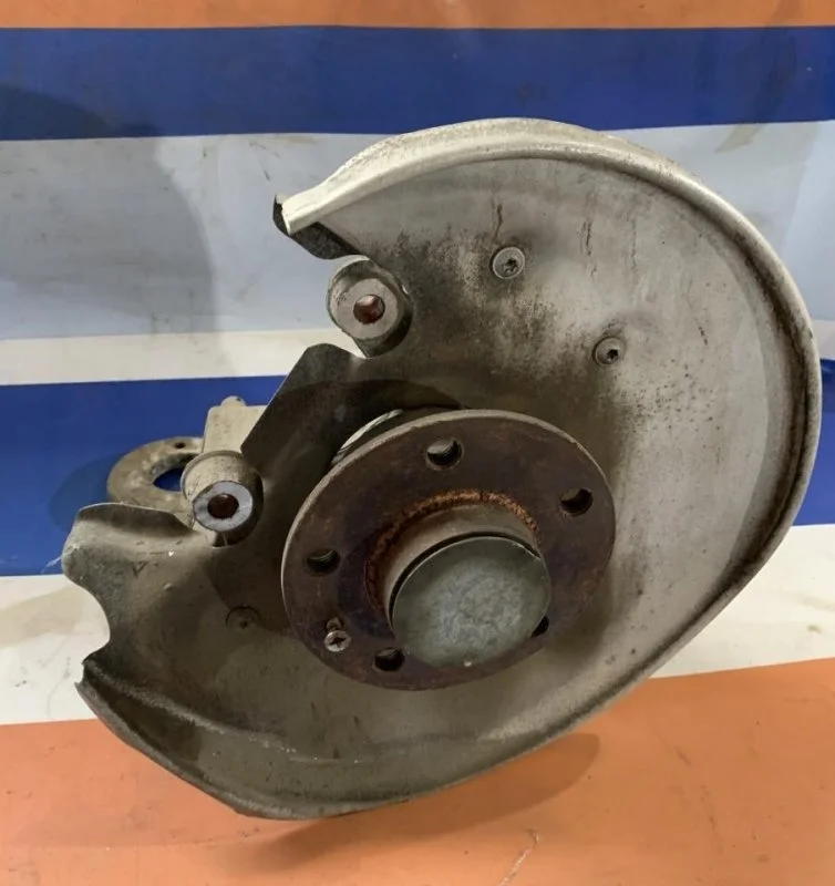 Кулак Audi A4 2007-2015 8K0505431AK B8, задний левый