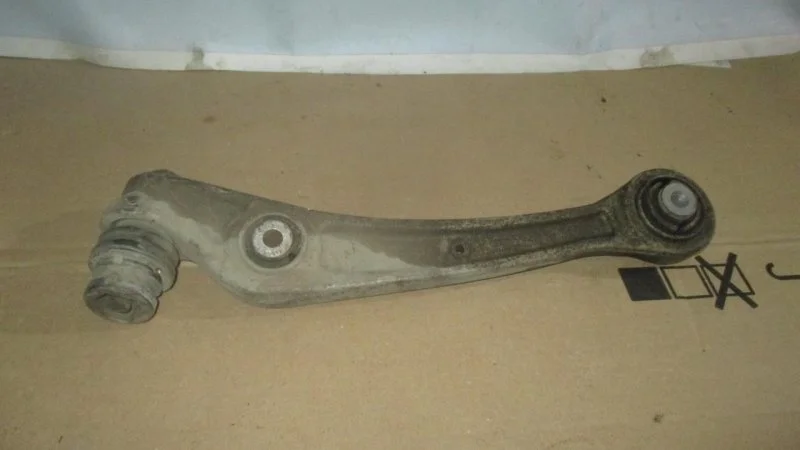 Рычаг подвески Audi A4 2007-2015 8K0407151D B8, передний левый