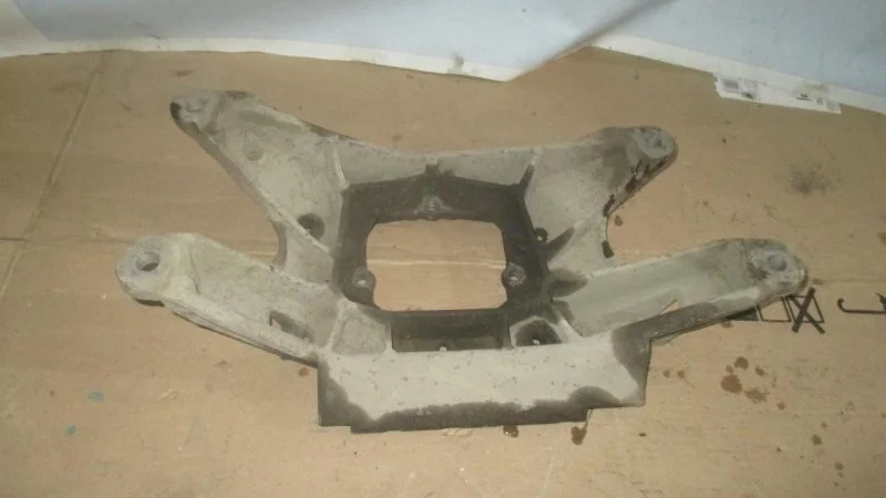 Кронштейн КПП Audi A4 2007-2015 8K0399263K B8