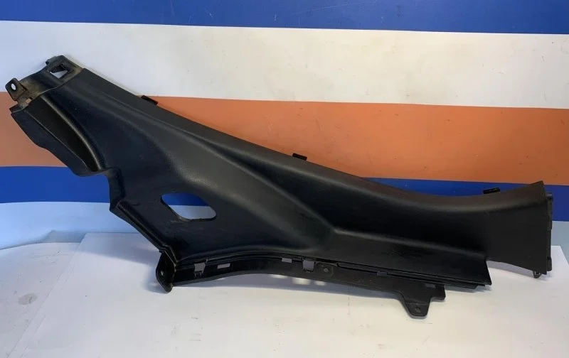 Накладка стойки внутренняя Kia Rio 3 858904Y000WK, задняя правая