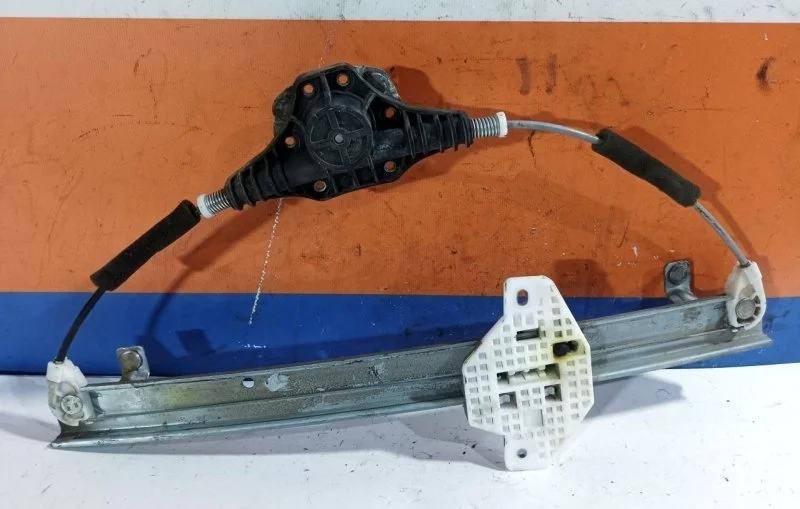 Стеклоподъемник Kia Rio 1 834024X000 DC, задний