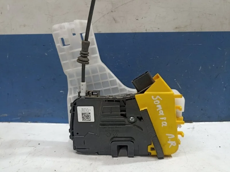 Замок двери Hyundai Sonata 8 с 2019- 81320L1020 DN 2.5 G4KM, передний правый