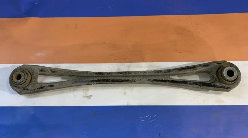 Рычаг подвески Audi Q7 2005 - 2015 7L8501529A, задний