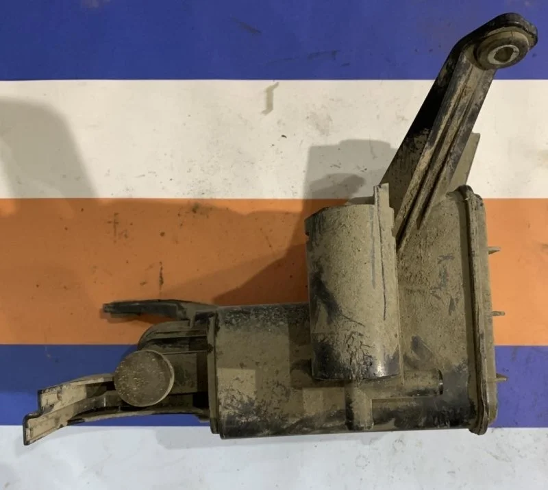 Абсорбер топливного бака Audi Q7 2005 - 2015 7L8201801A