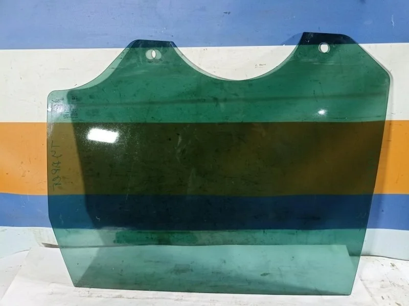 Стекло Volkswagen Touareg 1 2002 - 2010 7L6845205E 7L, заднее левое