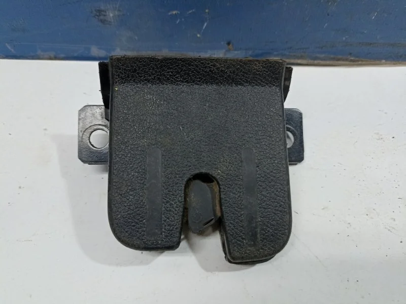 Замок багажника Volkswagen Touareg 1 2002 - 2010 7L6827505C 7L