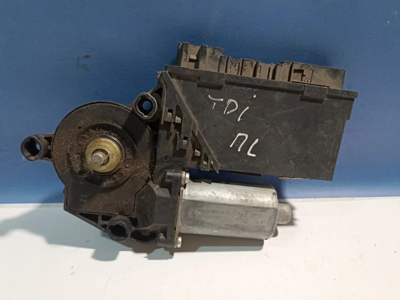 Моторчик стеклоподъемника Volkswagen Touareg 1 2002 - 2010 7L0959701G 7L, передний левый