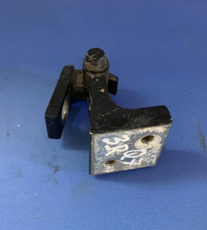 Петля двери Audi Q7 2005 - 2015 7L0833402C, задняя