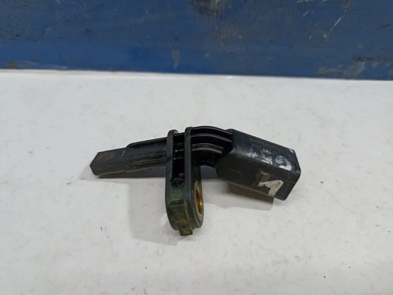 Датчик ABS Volkswagen Golf Plus 2005 - 2014 7H0927803 1.6 BSE, левый