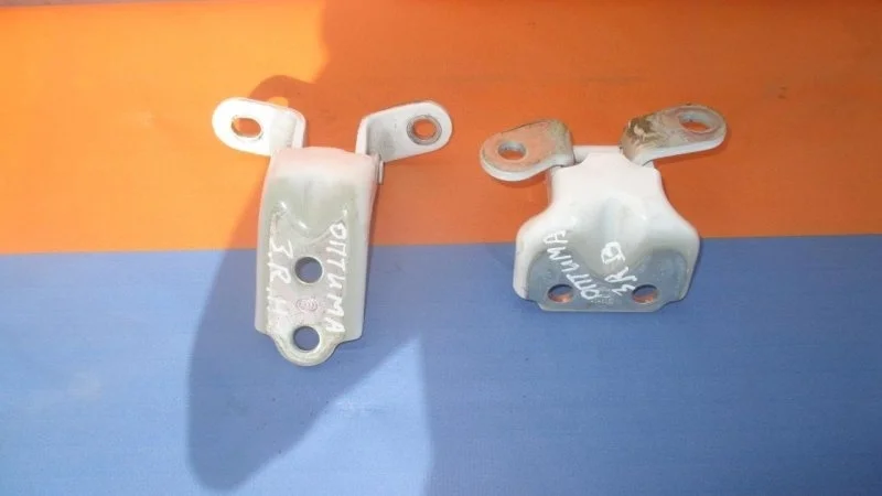 Петля Kia Optima 4 2019 79420B3000 JF 2.0 G4ND, задняя правая