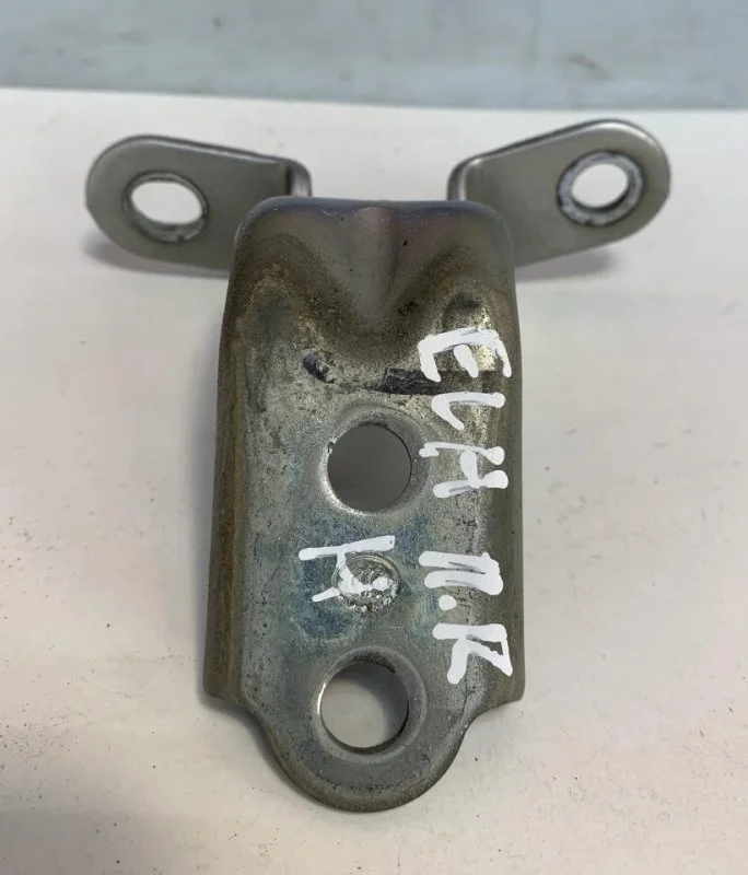 Петля Hyundai Elantra HD 2006 - 2011 793202H000, передняя правая