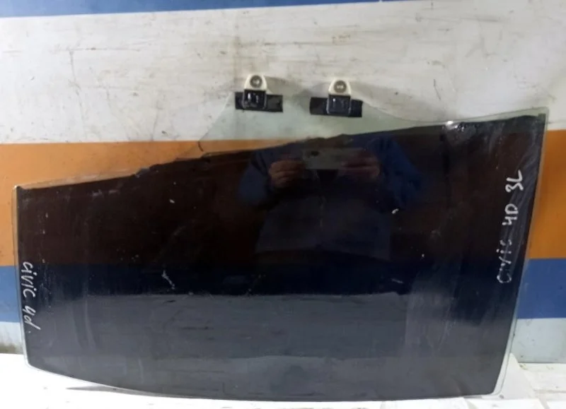 Стекло Honda Civic 4D 2005-2012 73450SNAA00, заднее левое