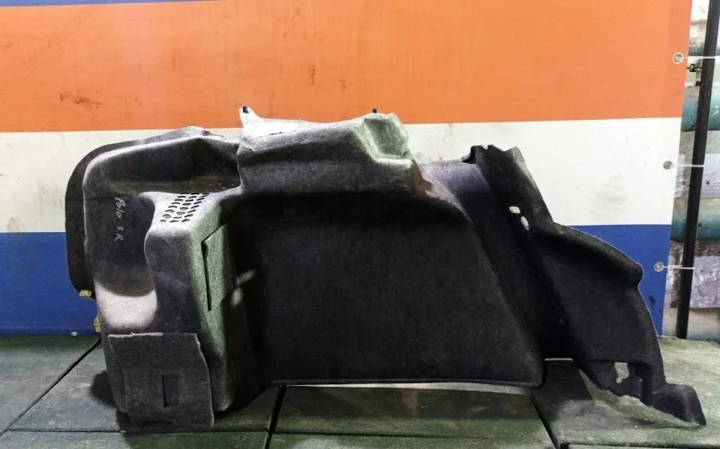 Обшивка багажника Volkswagen Polo Sedan 2011-2020 6RU867428A1BS, правая