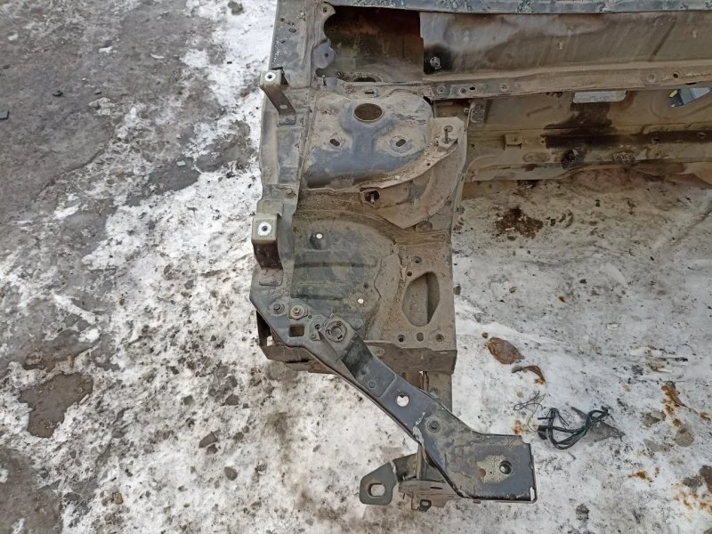 Лонжерон Renault Fluence 2012 641806469R, передний правый