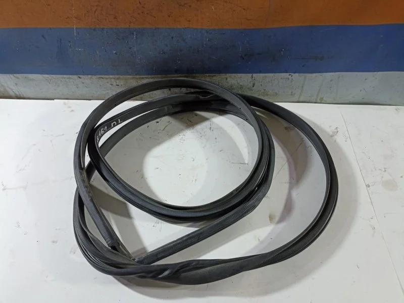 Уплотнитель дверного проема Toyota Corolla 2006 - 2013 6231212200B0 E150, передний левый