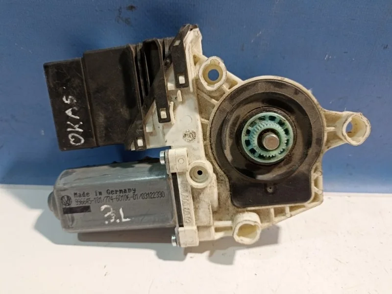 Моторчик стеклоподъемника Skoda Octavia A5 2004-2013 5K0959703ASK3 1Z, задний левый