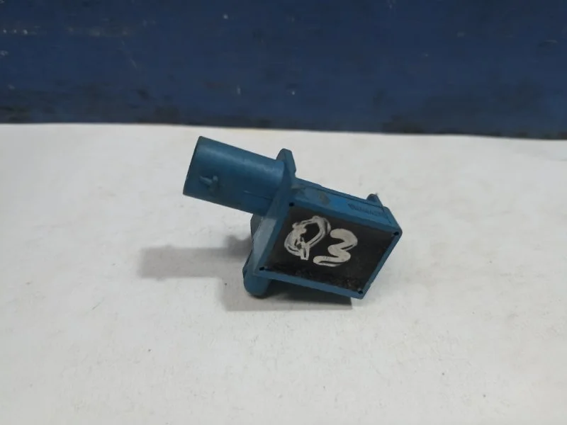 Датчик удара Audi Q3 5K0959351A 8UB, передний