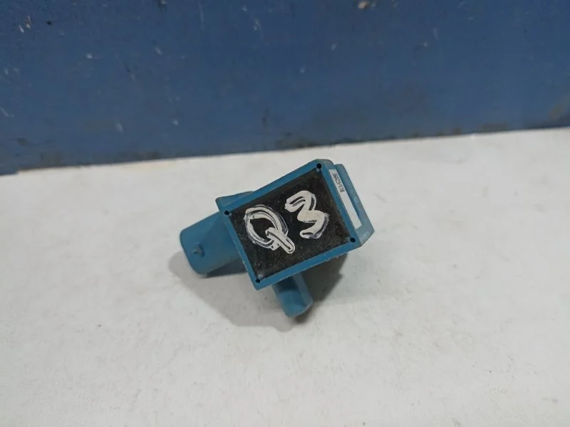 Датчик удара Audi Q3 5K0959351A 8UB, передний