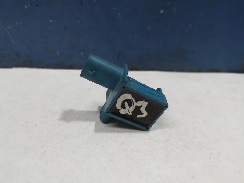 Датчик удара Audi Q3 5K0959351A 8UB, передний