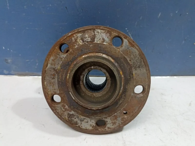 Ступица Audi Q3 5K0498621 8UB, задняя