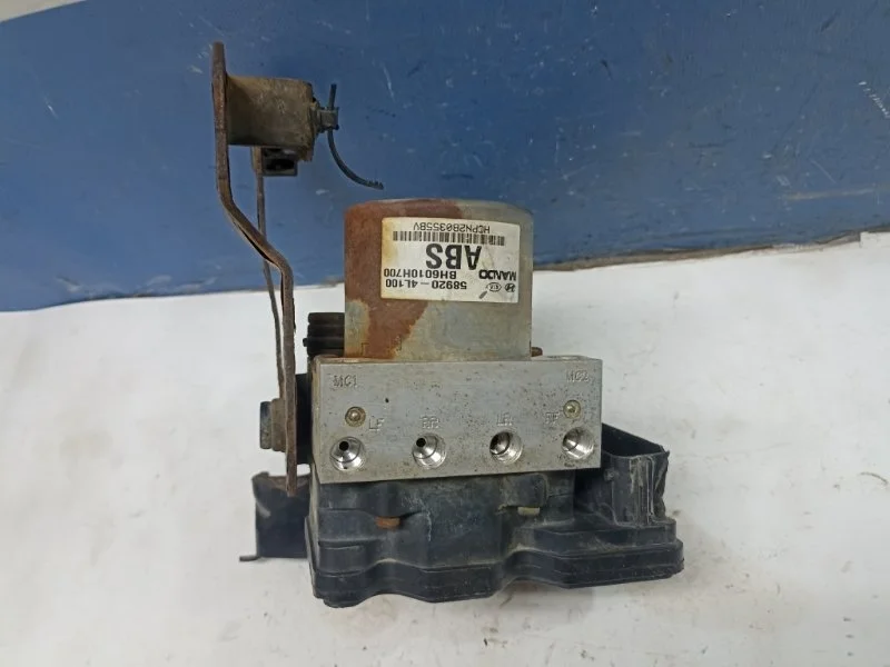 Блок ABS Hyundai Solaris 1 589204L100 RB